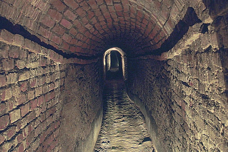 Turim esconde segredos nos seus túneis