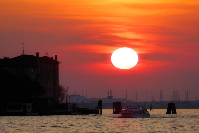 Coucher de soleil sur les canaux de Venise