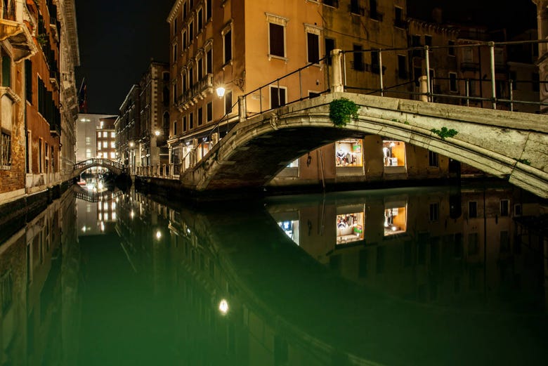 Venetian canals at night