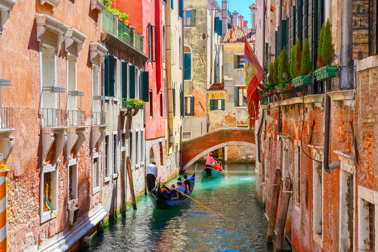 Calle típica de Venecia