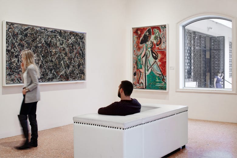 Contemplation des cadres de la collection Peggy Guggenheim