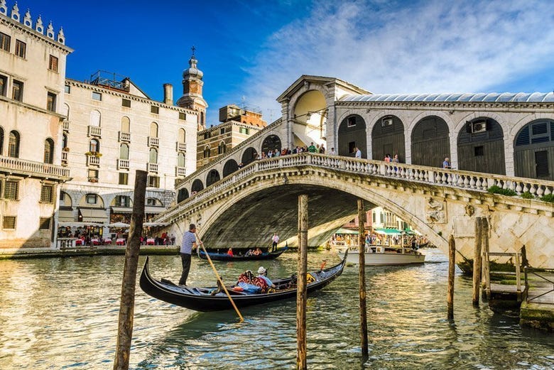 Puente Rialto, en Venecia
