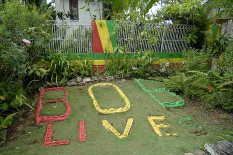 Descobrindo a vila natal do Bob Marley