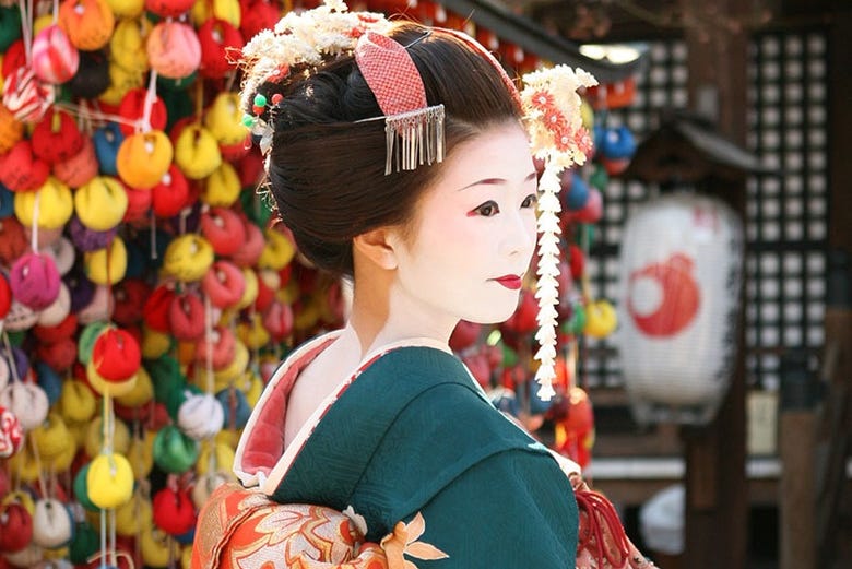 A traditional Maiko show