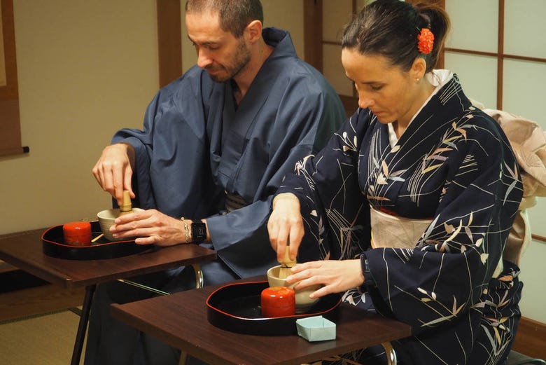 Preparing the Japanese tea