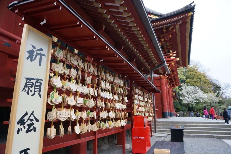 Visitando el templo de Tsurugaoka Hachiman-gū