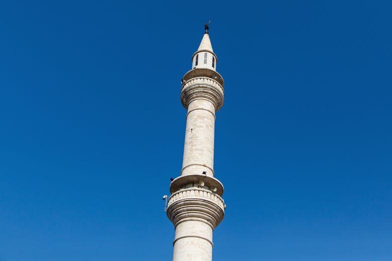 Detalles del minarete de la mezquita Al-Hussein