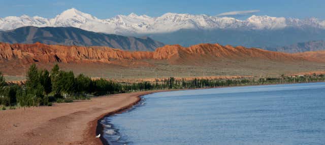 Excursão privada de 2 dias ao lago Issyk-Kul e à Torre de Burana
