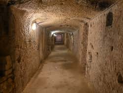 Interni delle catacombe di Rabat