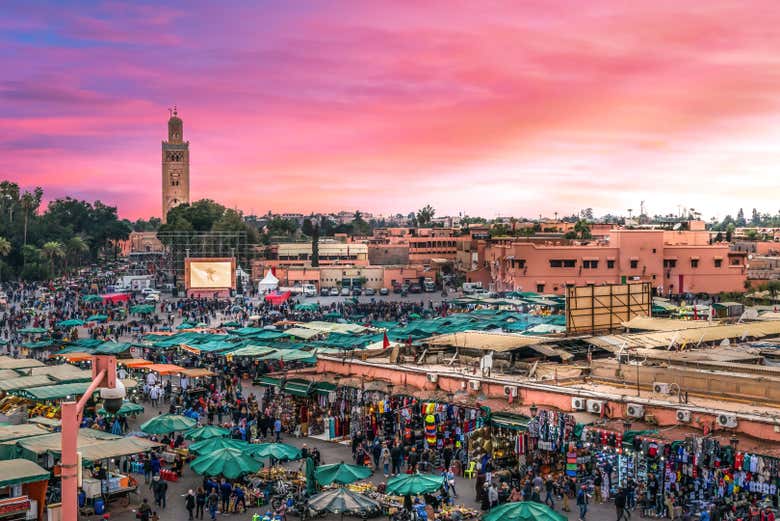 Medina de Marrakech con la Koutobia de fondo