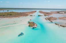 Paseo en lancha por la laguna Bacalar