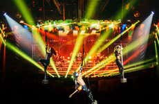 Fête dans la discothèque Coco Bongo