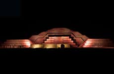 Espectáculo nocturno en Teotihuacán + Acolman