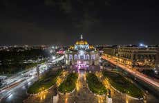 Tour noturno de ônibus panorâmico