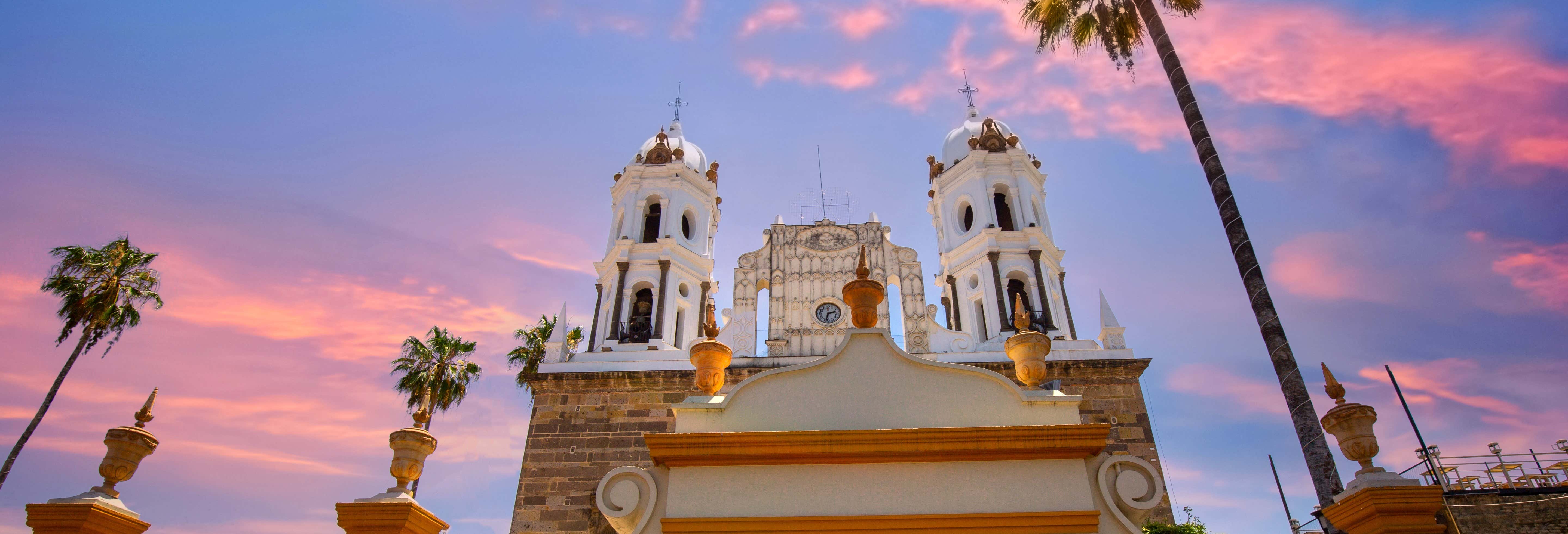 Calesa por Tlaquepaque + Espectáculo folclórico desde Guadalajara