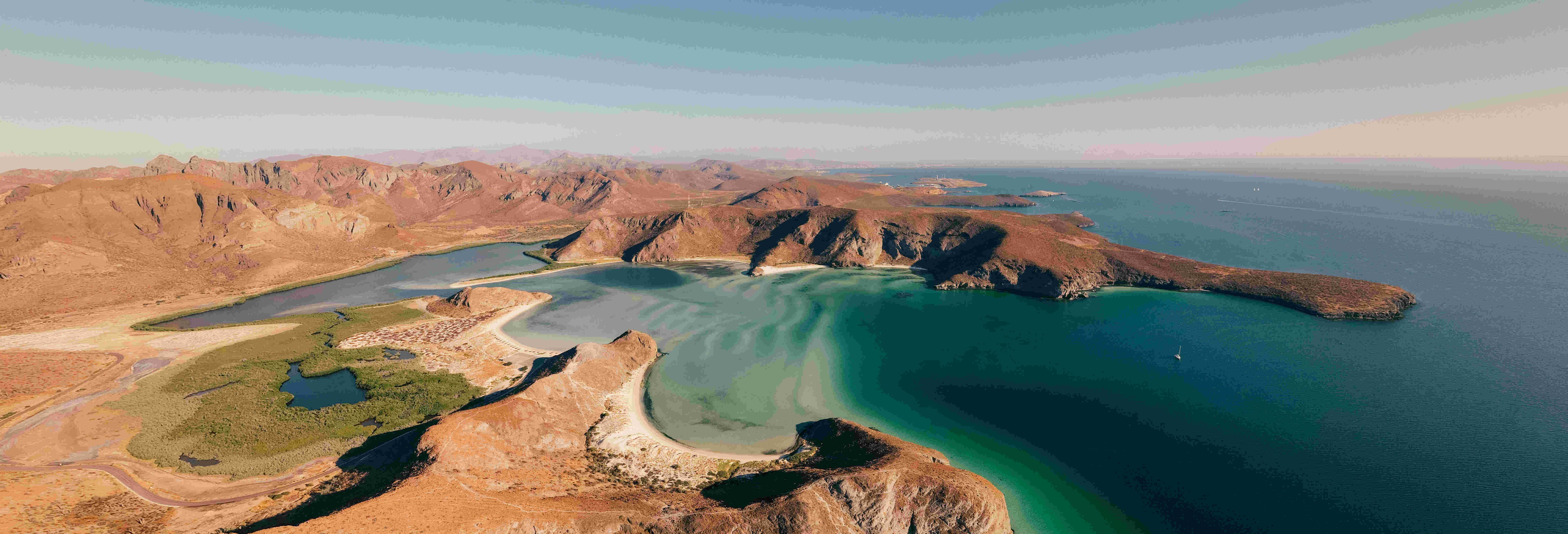 Excursión a playa Balandra + Nado con lobos marinos desde La Paz