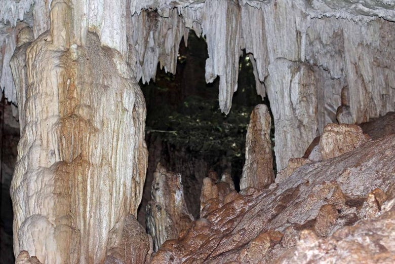 Interior de las grutas