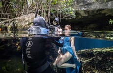 Sesión fotográfica en un cenote de Riviera Maya