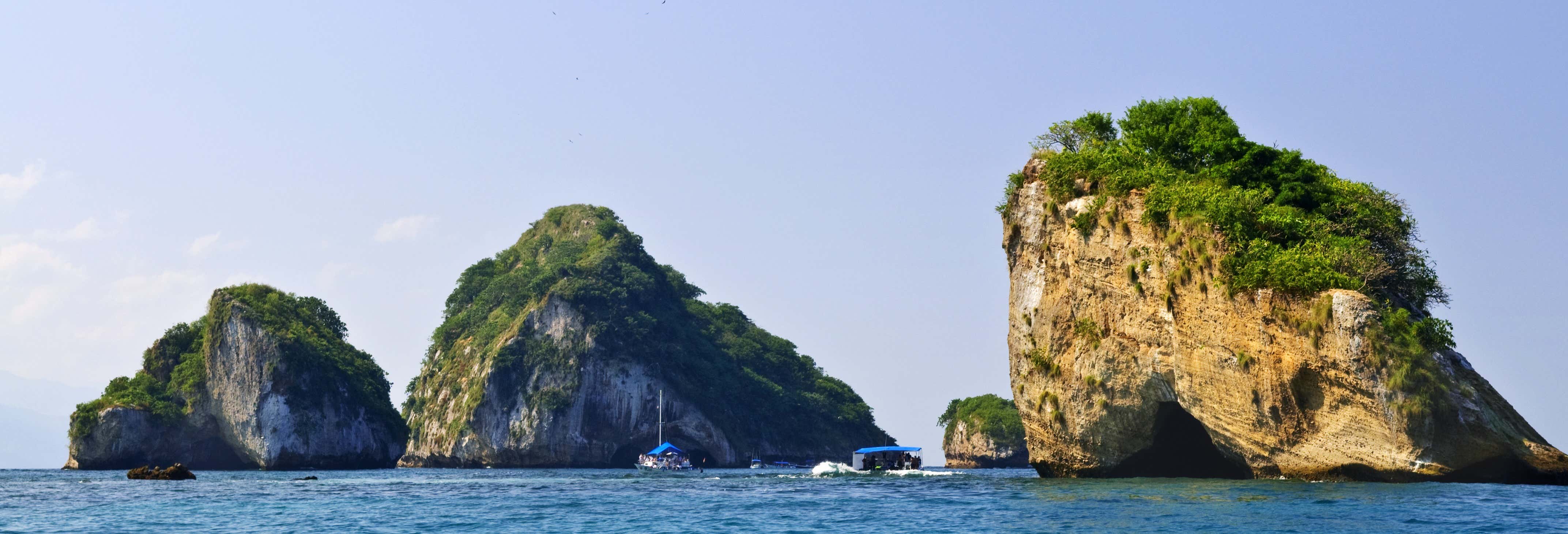Excursión a Los Arcos en catamarán desde Puerto Vallarta
