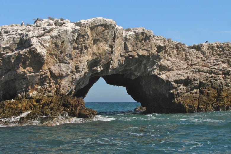 Arco de roca en las Islas Marietas 