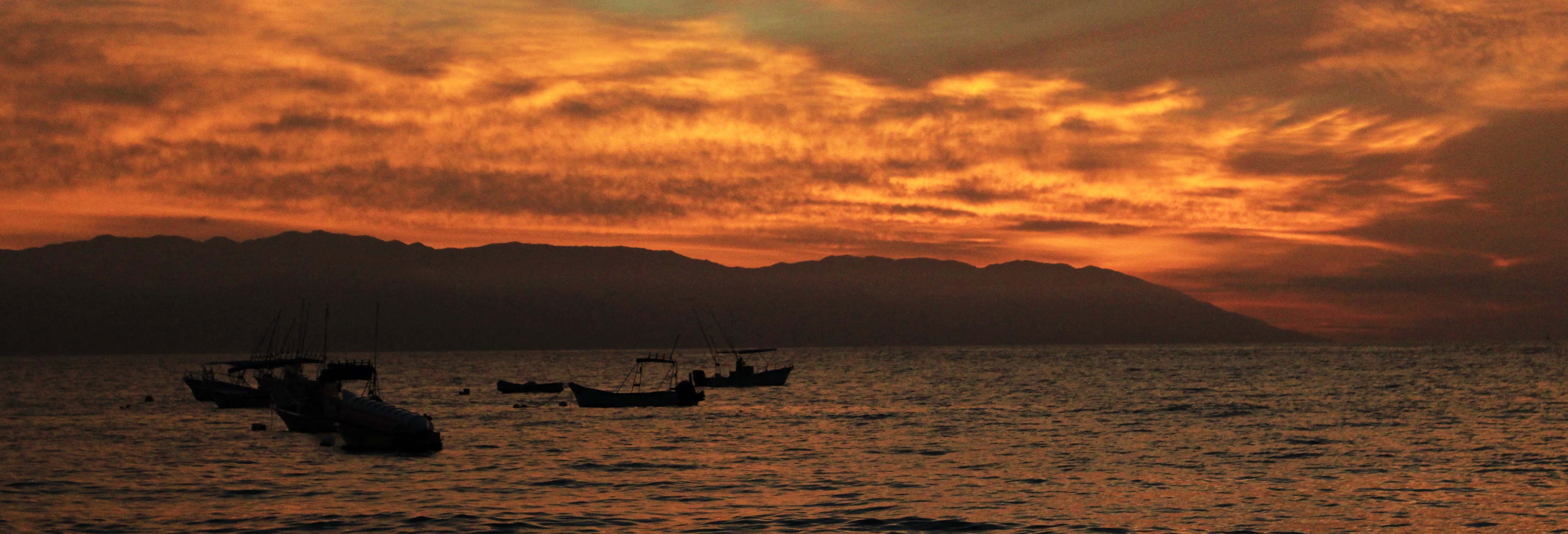 Crucero con cena y espectáculo desde Riviera Nayarit