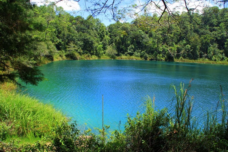 Un lago nel Parco Nazionale Lagunas de Montebello