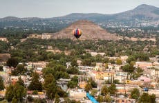 Vol privé en montgolfière à Teotihuacán