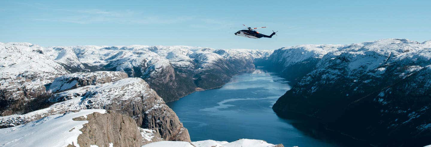 Paseo en helicóptero sobre el Preikestolen