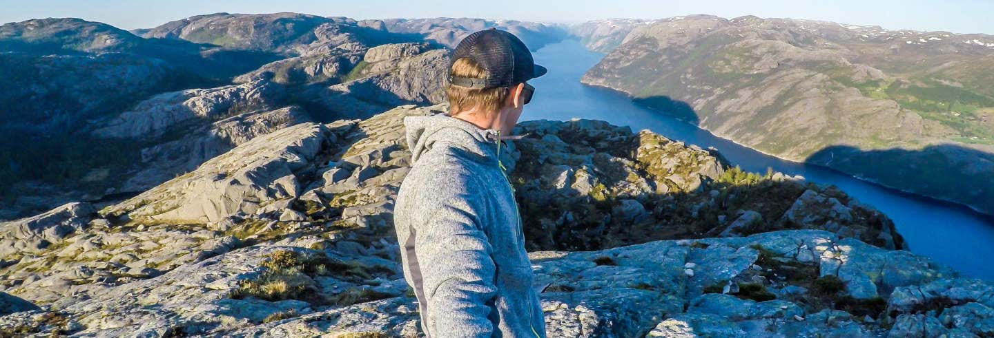 Senderismo por Preikestolen + Paseo en barco por los fiordos desde Stavanger