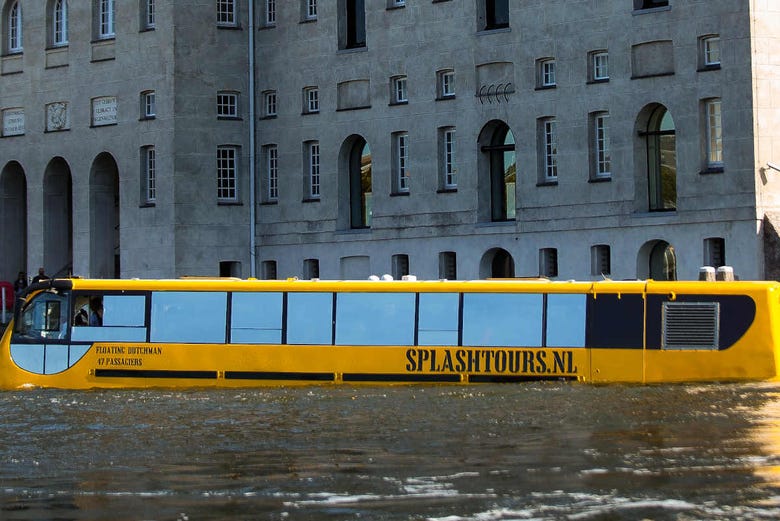 Naviguez à travers Amsterdam en bus amphibie