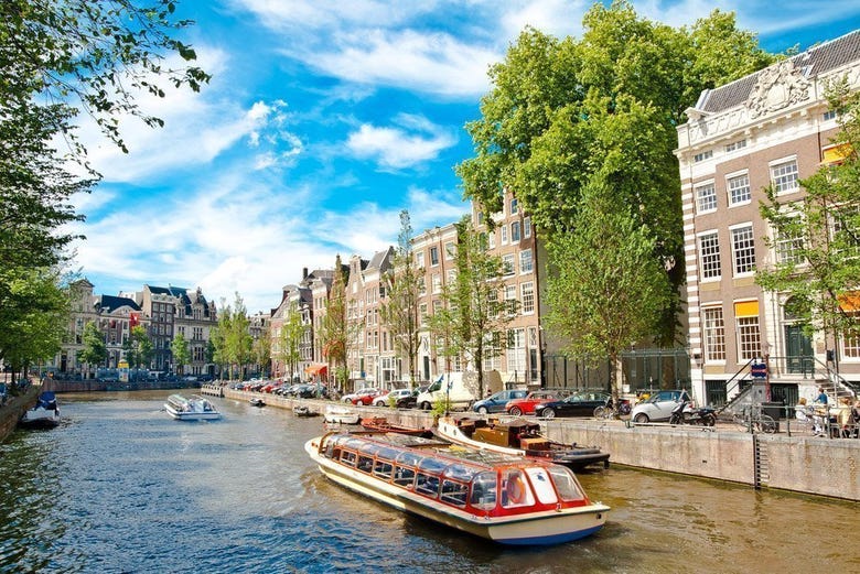 Recorriendo los canales de Ámsterdam