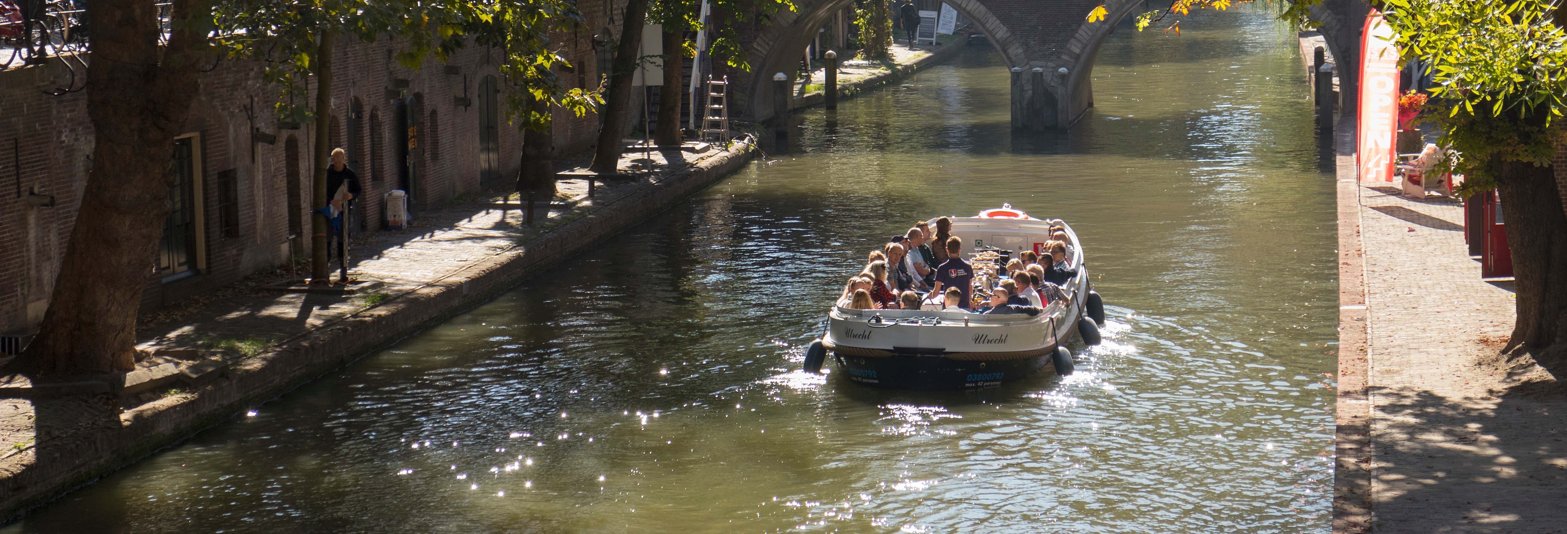 Paseo en barco por los canales de Utrecht