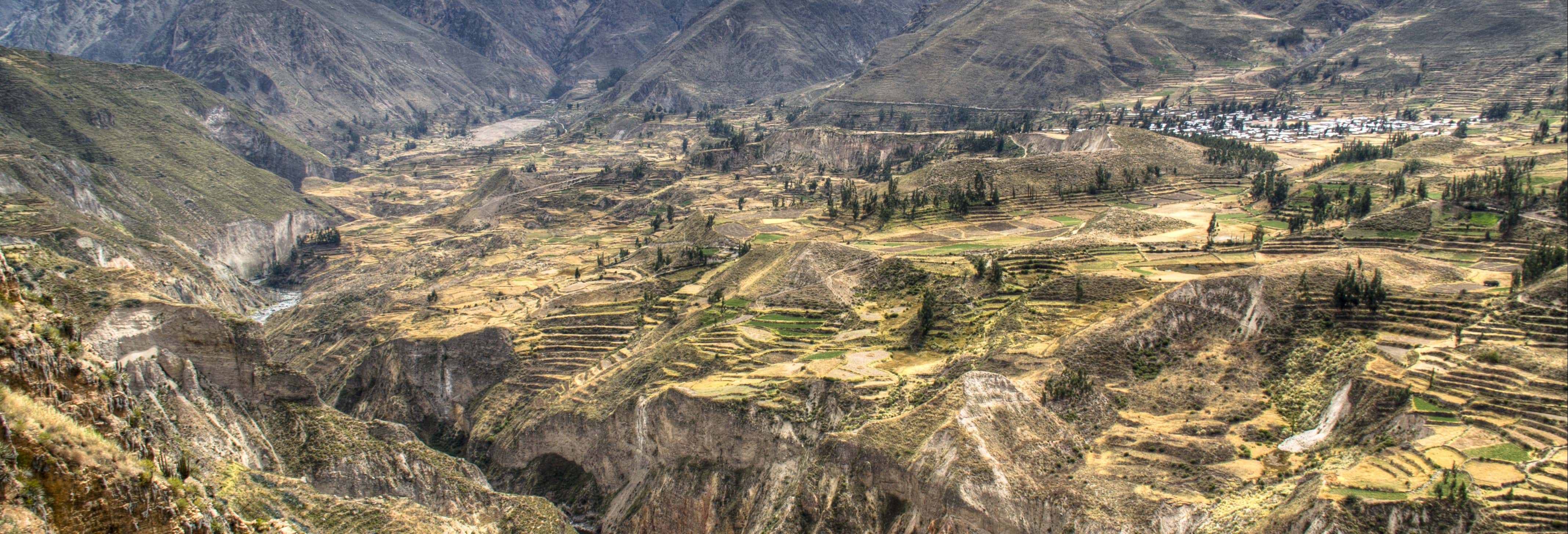 Tour de 2 días al Valle del Colca y la Cruz del Cóndor