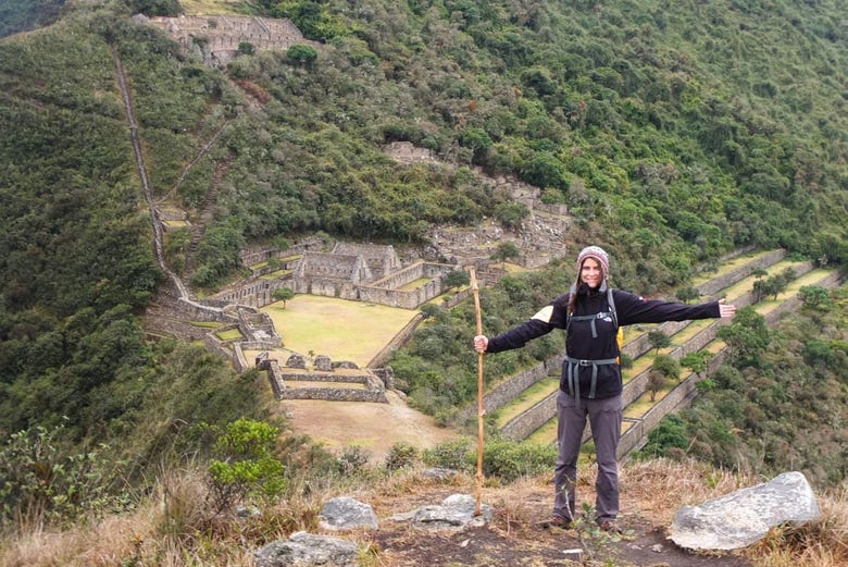Haciendo una ruta de trekking junto a las ruinas de Choquequirao