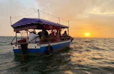 Paseo en barco al atardecer