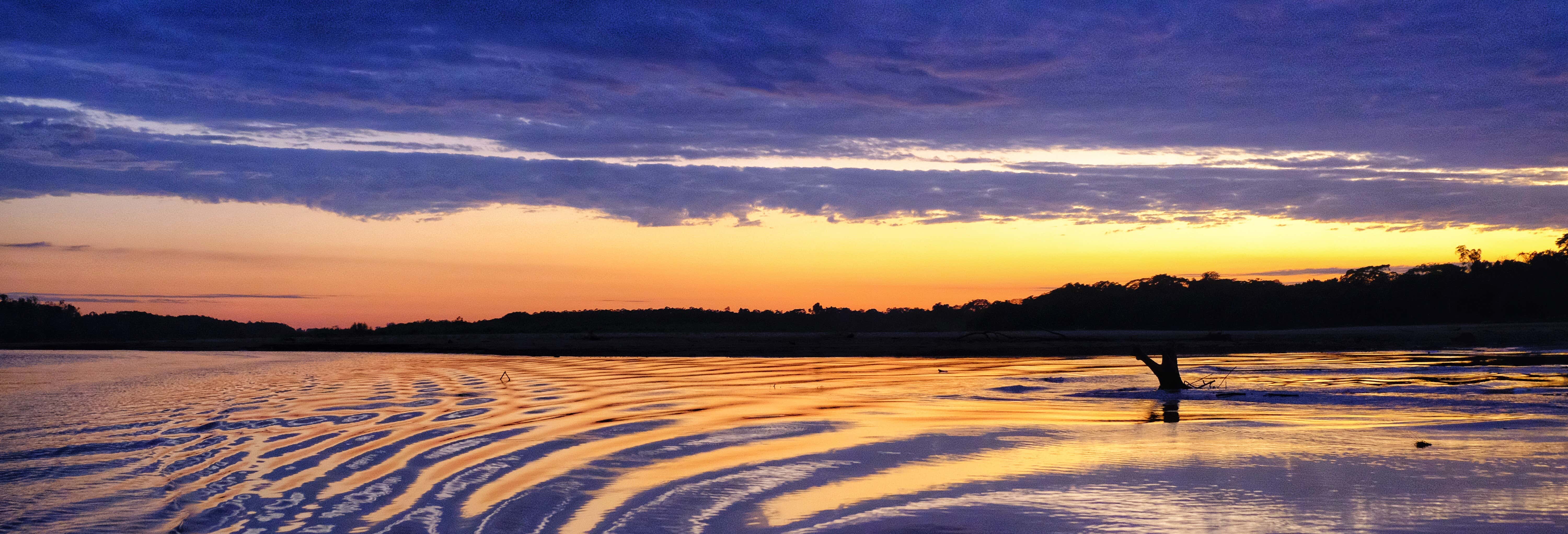 Balade en bateau au coucher du soleil