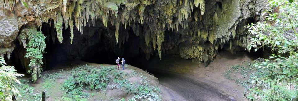 Excursión a la caverna Vulcano