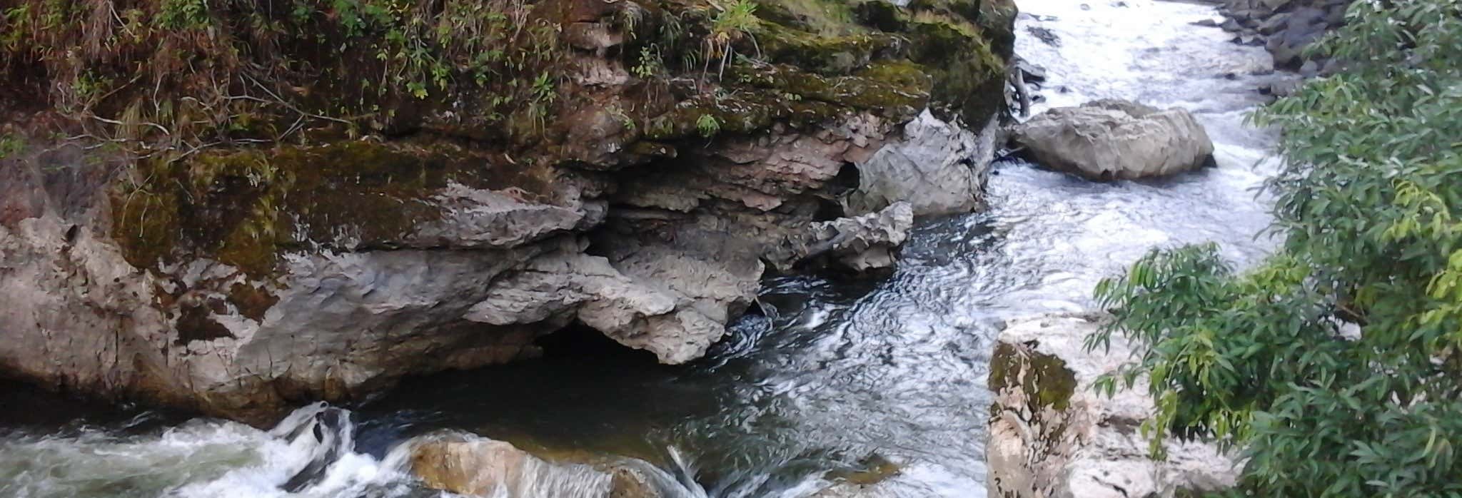 Trekking por la cuenca del río Derrepente