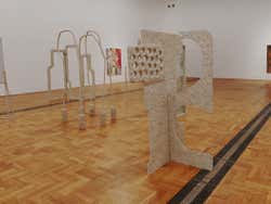 Escultura abstrata em Zacheta