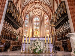 Catedral De San Juan La Iglesia Mas Antigua De Varsovia