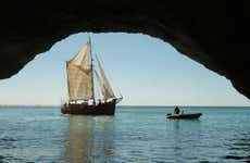 Paseo por las cuevas del Algarve en barco pirata