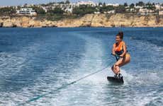 Esquí acuático o wakeboard en Armação de Pêra