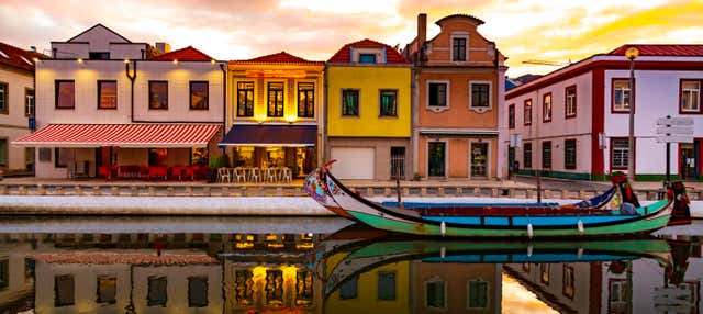 Paseo en barco moliceiro por Aveiro