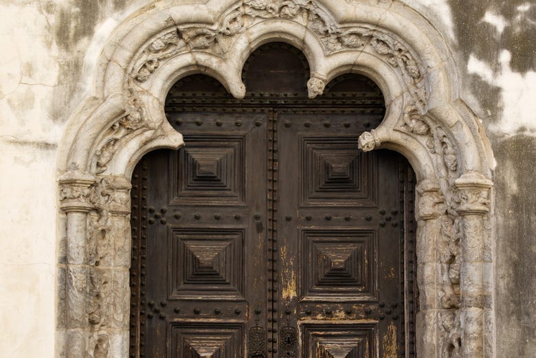 Portas laterais da catedral de Elvas
