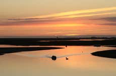 Passeio de catamarã pela Ria Formosa ao entardecer