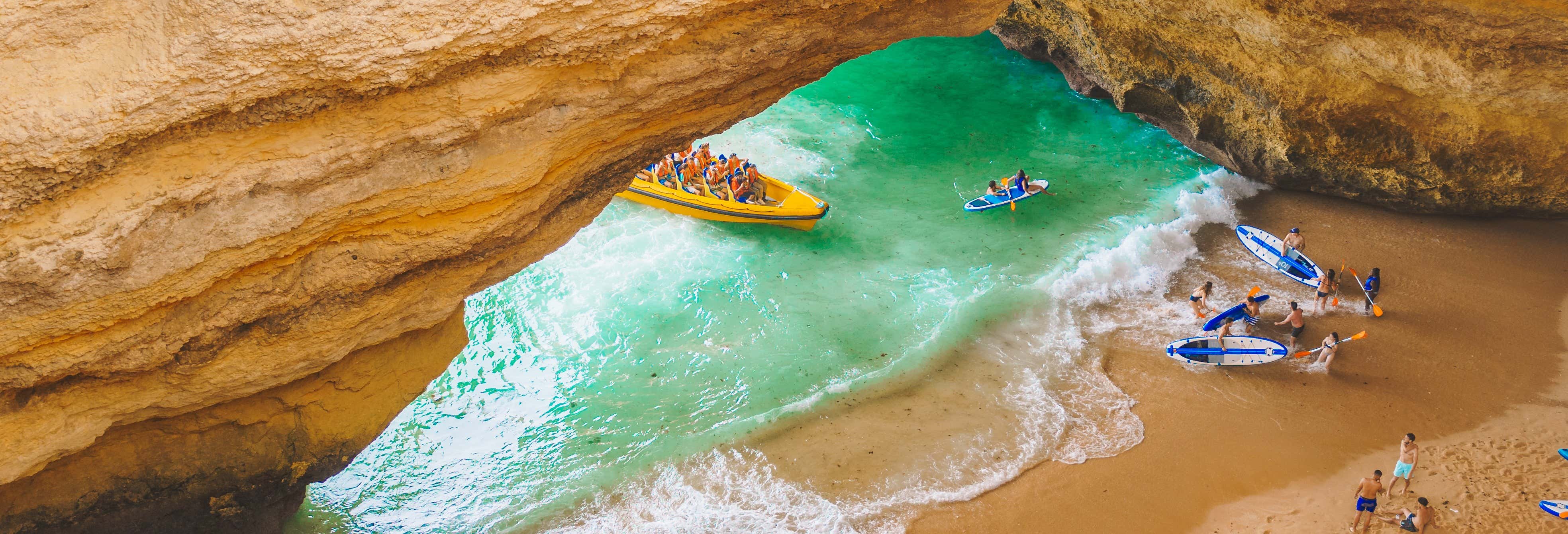 Caiaque pelas grutas de Benagil ao amanhecer ou ao entardecer