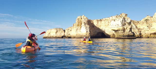 Tour en kayak por las cuevas de Benagil