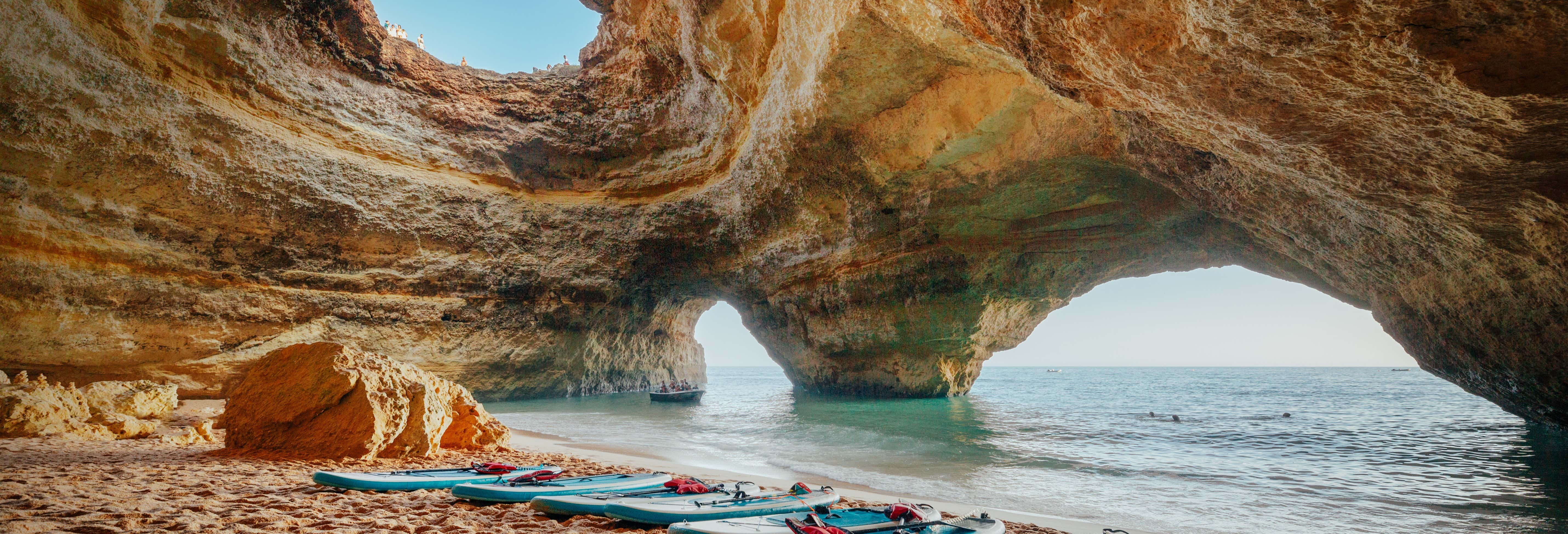 Tour en paddle surf por las cuevas de Benagil