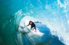 Corso di surf nella spiaggia di Carcavelos