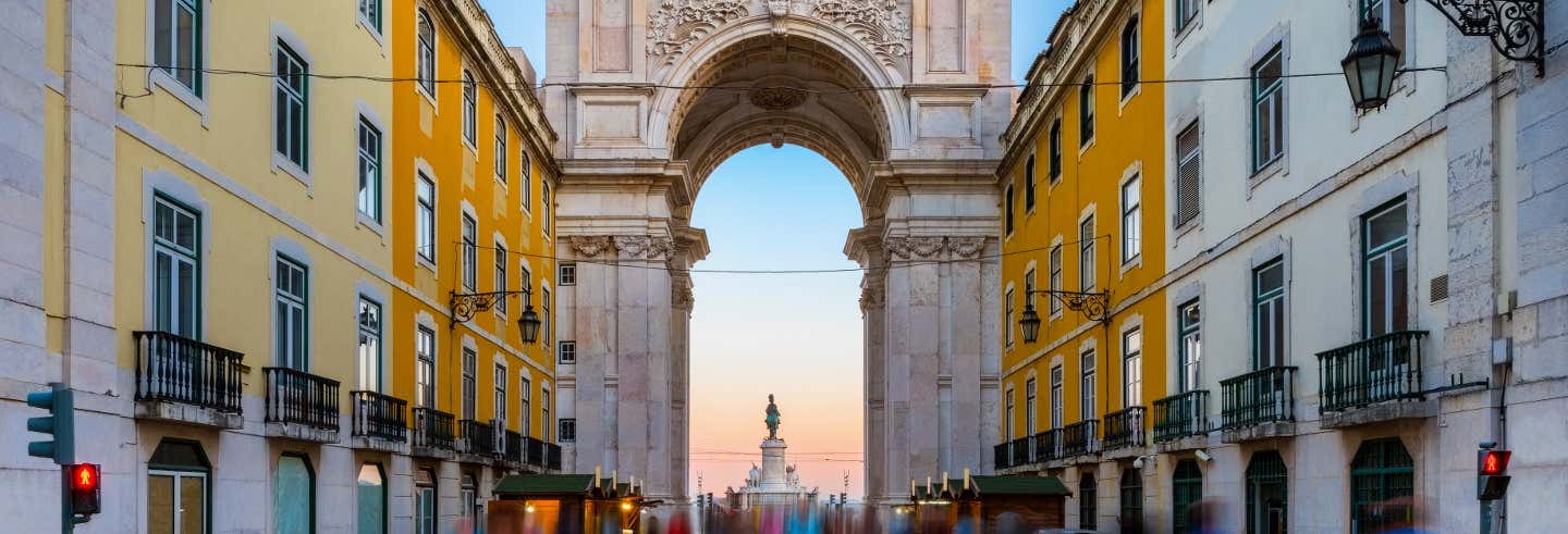 lisbon free walking tour evening